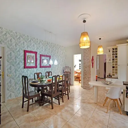 Panoramic View Holiday In Arona With Bubble Bath Bath Ferienhaus *